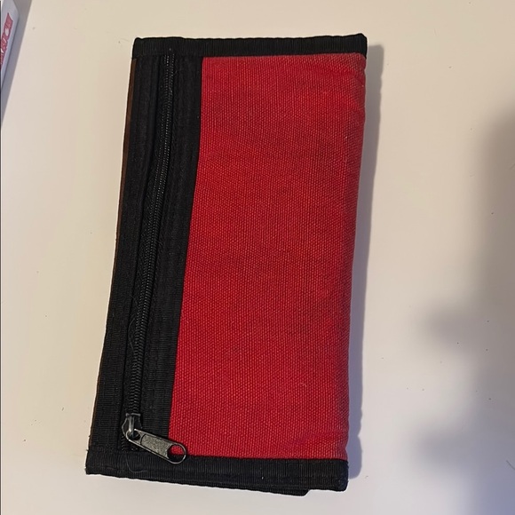 Vintage Disney Winnie the Pooh Brown and Red Wallet with Bear Embroidery and bee - Picture 2 of 4